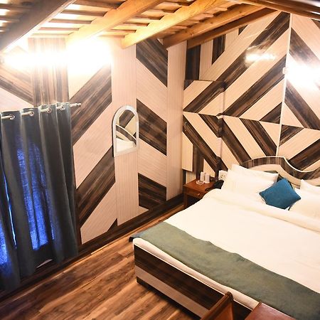 Hotel Skylark 나이니탈 외부 사진