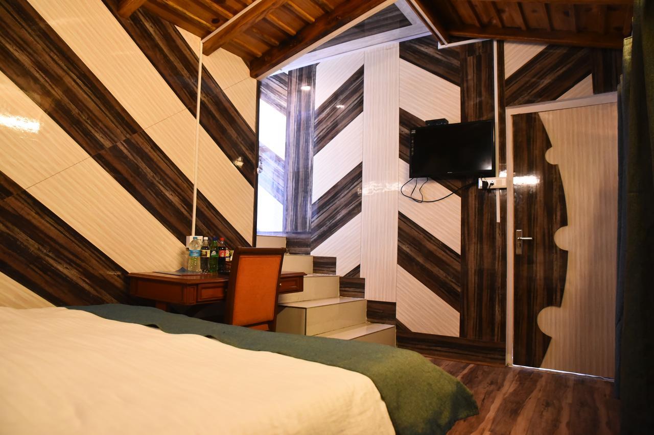Hotel Skylark 나이니탈 외부 사진